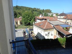 Leonora & Free Parking