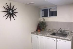 Tastefully decorated spacious apartment Burlington