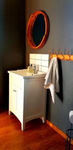 Amelia Guestroom