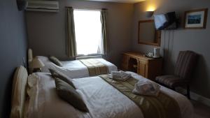 Double or Twin Room room in The Furze Bush Inn