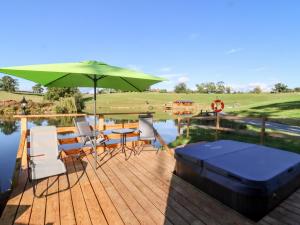 Goose Pod at Salford Court Farm Fishing Cabins