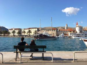 Studio Apartment Okrug Gornji near Sea