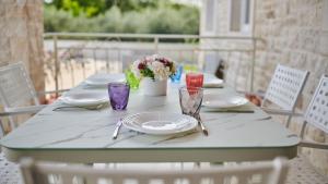 Villa Leon by Villas Holiday