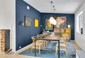 Kais sauna, jacuzzi, cinema and balcony house! Central location - Larseng