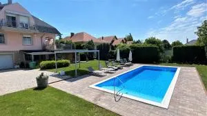 Nefelejcs Apartmanház - جينيسدياس