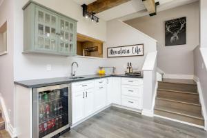 104 Wintergreen w Mountain Views by Property Valet