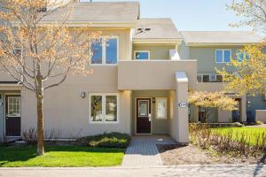 104 Wintergreen w Mountain Views by Property Valet