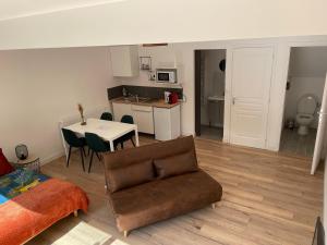 Appartements studio 2 RDC henriville : photos des chambres