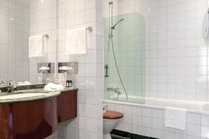 Junior Suite room in Elite Plaza Hotel