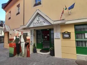 Jasmin dog friendly pension with shared kitchen in the center - Probst Jasmin dog friendly pension with shared kitchen in the center - Probst