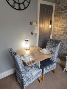 Central Matlock Apartment