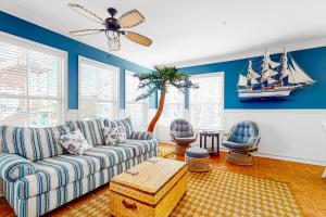 Sunset Island - 15 Canal Side Mews