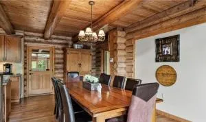 Luxury Log 7bed/6.5bath Cabin: Theater, Game Room, 7 Acres! - Tuckasegee