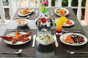 Hotel 7Seas by Solara Hospitality