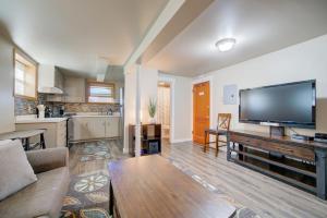 Charming and cozy downtown Bozeman 1 bedroom condo Walk to dinner and drinks