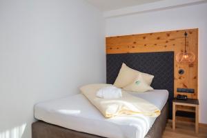 Single Room with Balcony room in Hotel Hubertus