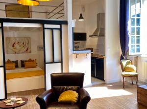 Appartements Dinan « La vie de chateau » manoir XIe parc etang : photos des chambres