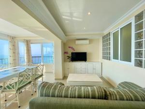 Miramar Seafront Levante R596