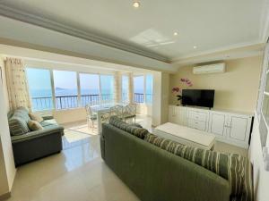 Miramar Seafront Levante R596