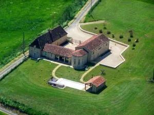 MAISON DE CHARME LES CAILLAVES - Saint-Chamassy