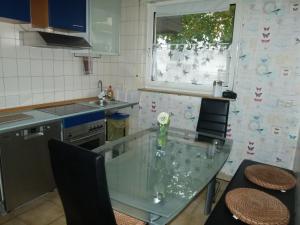 Cosy 3 Zimmer Whg incl großer Wohnküche, Smart TV, WLAN, Eutelsat & Astra Satelliten TV, viele Parkplätze vorhanden, Langzeitmiete