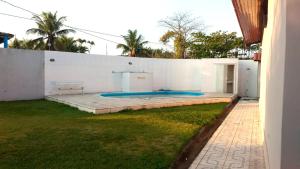 Casa com lazer e a 200 m da praia em Peruibe SP