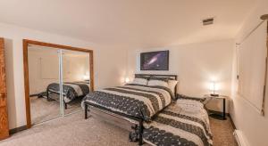 Spacious 3 Br Plaza Unit With Washer Dryer Condo