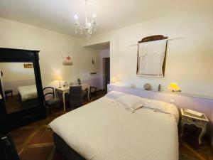 B&B / Chambres d'hotes Ferme de Montecouvez : Chambre Double