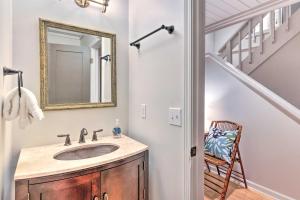 Highlands Home with Fireplace, Views, and Trails!