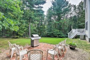 Granby Home w Deck < 12 Mi to Aldrich Lake!