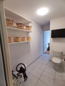 Appartements COTE GARE - Gare - Centre-ville - Parking - Netflix - Wifi - Disney+ - Terrasse : photos des chambres