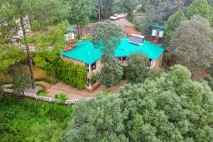 StayVista at Mistletoe House - Indoor & Outdoor Game - 比姆塔尔