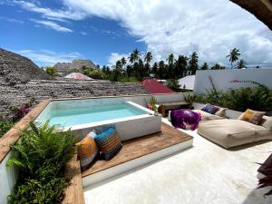 Joya Beach Suites & Villa