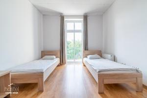 Twin Room with Shared Bathroom room in Hostel Katowice Centrum