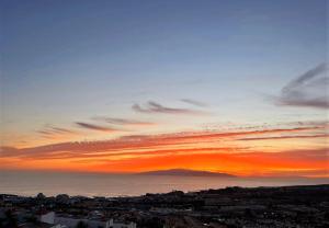 The Penthouse, Fabulous Sunset, Heated Pool, Fiber