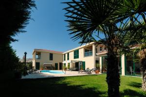 Villa Marta Luxury House with Heated Pool