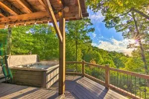 Peaceful Stony Point Getaway with Hot Tub and Views! - Rosman