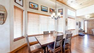 Cobblestone River Resort