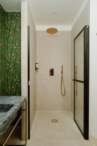 Hotels Hotel Maison Pavlov - Restaurant & Spa - Bordeaux Bouscat : Chambre Double Deluxe avec Baignoire