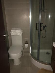 DEPARTAMENTO PARQUE PINARES 2 DORMITORIOS, primera linea, Playa privada, Muelle