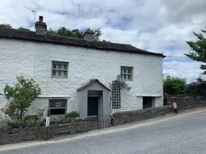 Hannam Cottage, beautiful listed cottage at start of the 3 peaks - Selside