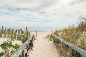 Tower Shores -- 46 Atlantic Watergate