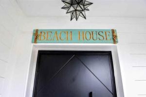 SWAYING PALM BEACH HOUSE Walk to Beach , Marina, Port, las Olas