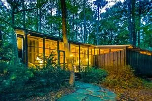 Middlesex Beach -- 9 Errett - Middlesex Beach