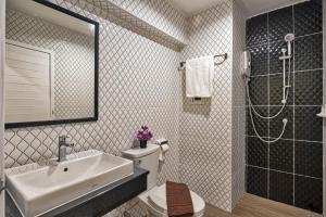 TJ Patong Hotel - Prime Location by OTOP Market & Sea