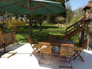 Maisons de vacances Three lovely g tes surrounded by nature with private swimming pool and garden : photos des chambres