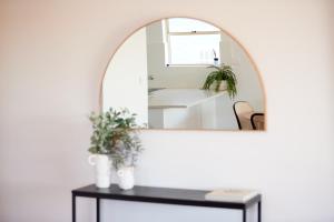 Harbour view huge 2 bedroom entire residence.