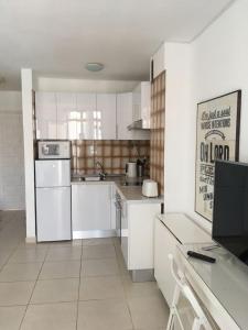 Lovely Studio Los Cristianos WIFI, Cable TV, Pool