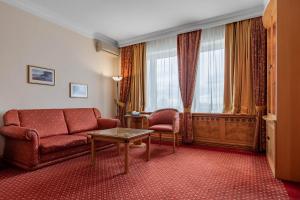 Suite room in Natsionalny Hotel