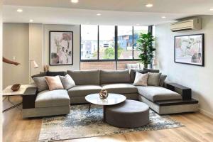 Crows Nest - Executive Penthouse - 3 Bedroom- 5km to City